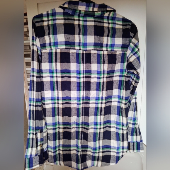 SO Perfect Plaid Flannel Shirt Relaxed Fit Long Sleeves - Picture 3 of 4